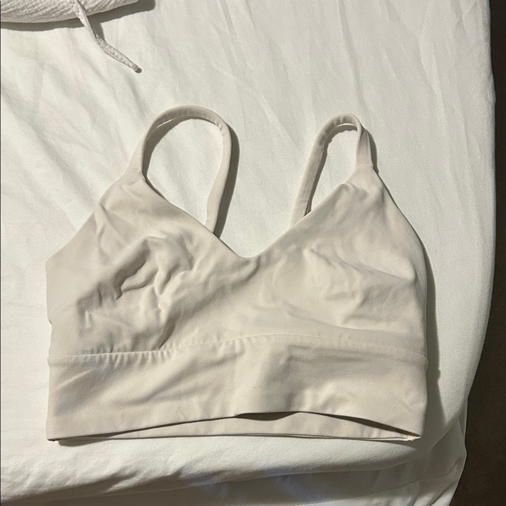 Lulu Women's white sports bra with cups